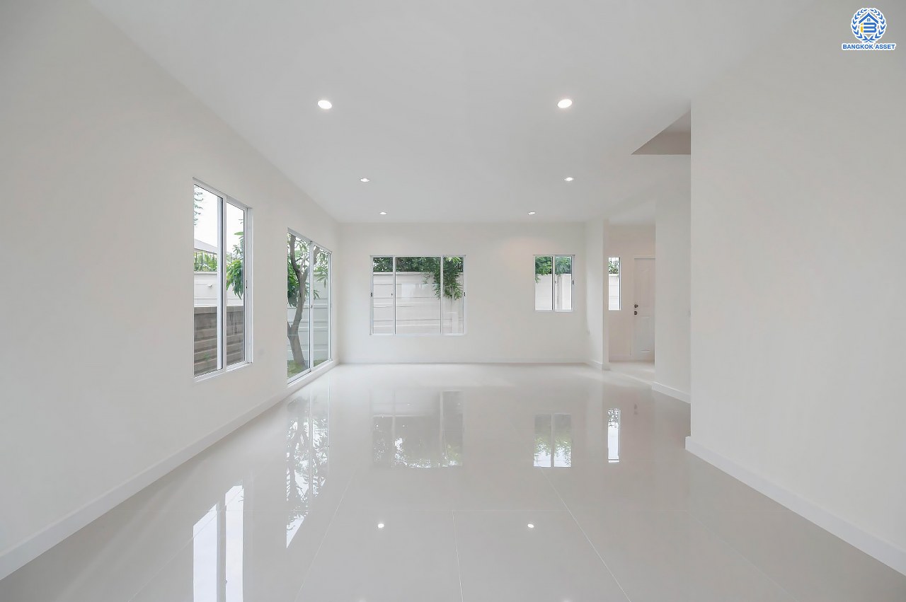 บ้านมือสองตกแต่งใหม่ โครงการ ภัสสร26 ราชพฤกษ์-ติวานนท์ เนื้อที่ 55.9 ตร.ว. ฟังก์ชัน 3 ห้องนอน 3 ห้องน้ำ จอดรถได้ 2 คัน บรรยากาศเงียบสงบเป็นส่วนตัว สิ่งอำนวยความสะดวกมากมาย! บนทำเลศักยภาพ หน้าโครงการติดถนนใหญ่ เชื่อมต่อถนนราชพฤกษ์ ใกล้จุดขึ้นทางด่วน "ศรีสมาน"